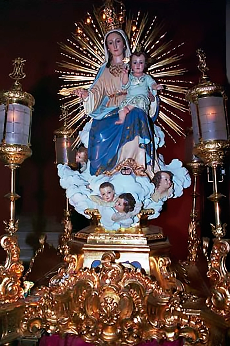 Acompañados por la Virgen